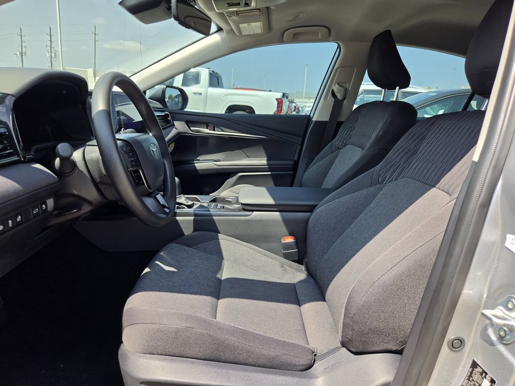 Used 2026 Toyota Camry LE w/ Convenience Package FWD image 27