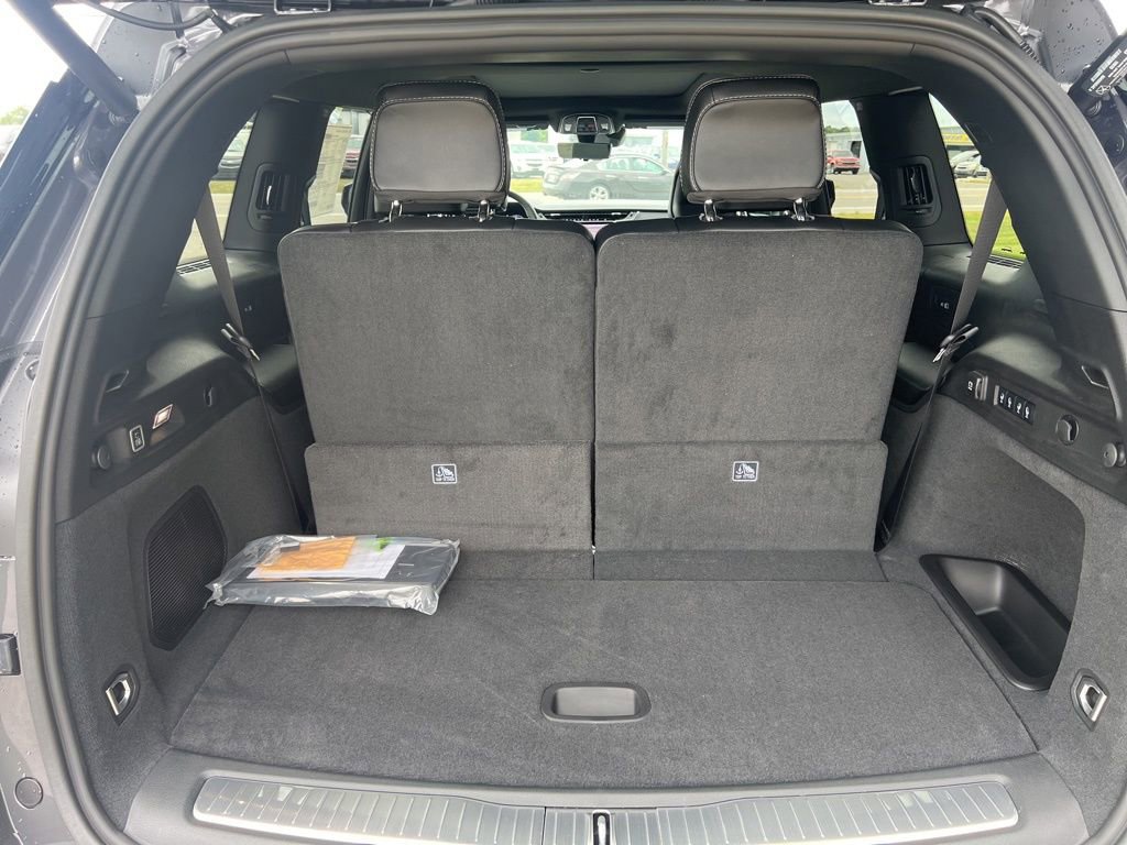 New 2025 Jeep Grand Cherokee L Overland w/ Luxury Tech Group IV image 14