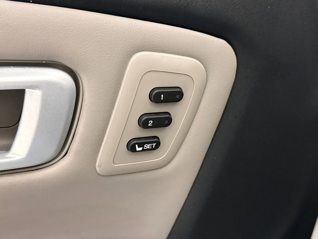 Used 2014 Honda Pilot Touring image 22