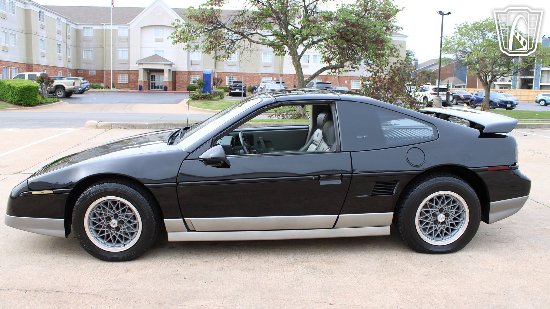 Used 1987 Pontiac Fiero GT RWD image 23