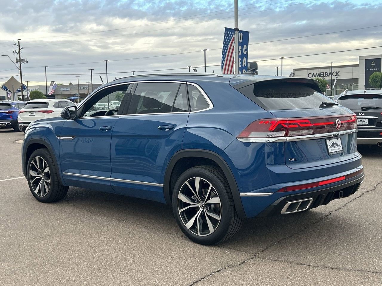 New 2026 Volkswagen Atlas Cross Sport SEL Premium R-Line image 4