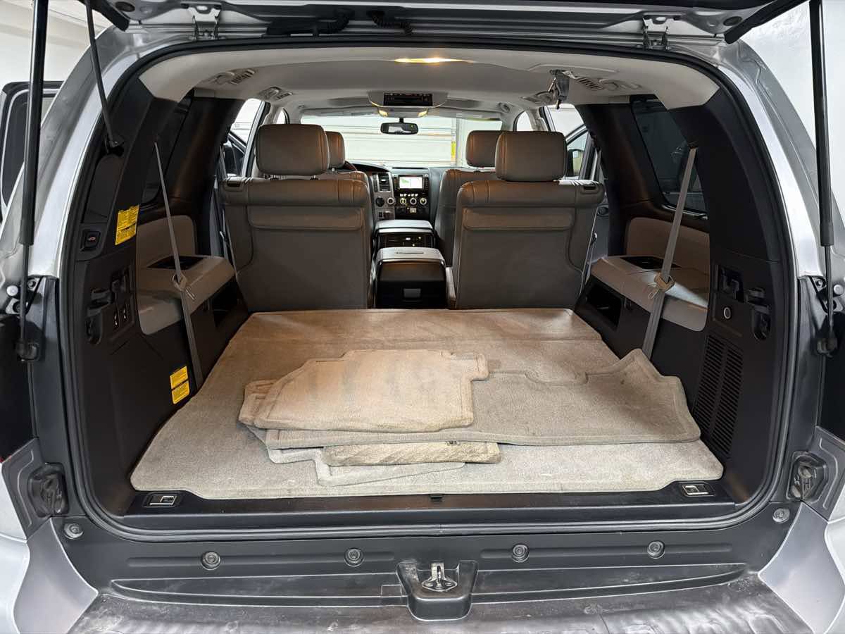 Used 2010 Toyota Sequoia Platinum RWD image 31