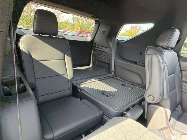 New 2027 Chevrolet Traverse LT w/ Sun and Wheel Package FWD image 34
