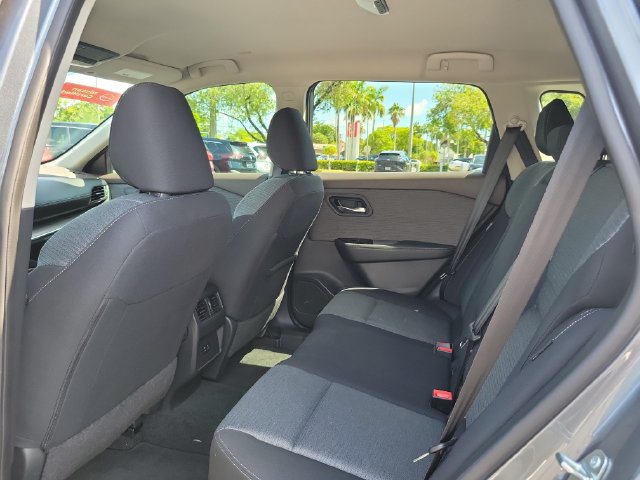Used 2023 Nissan Rogue SV FWD image 12