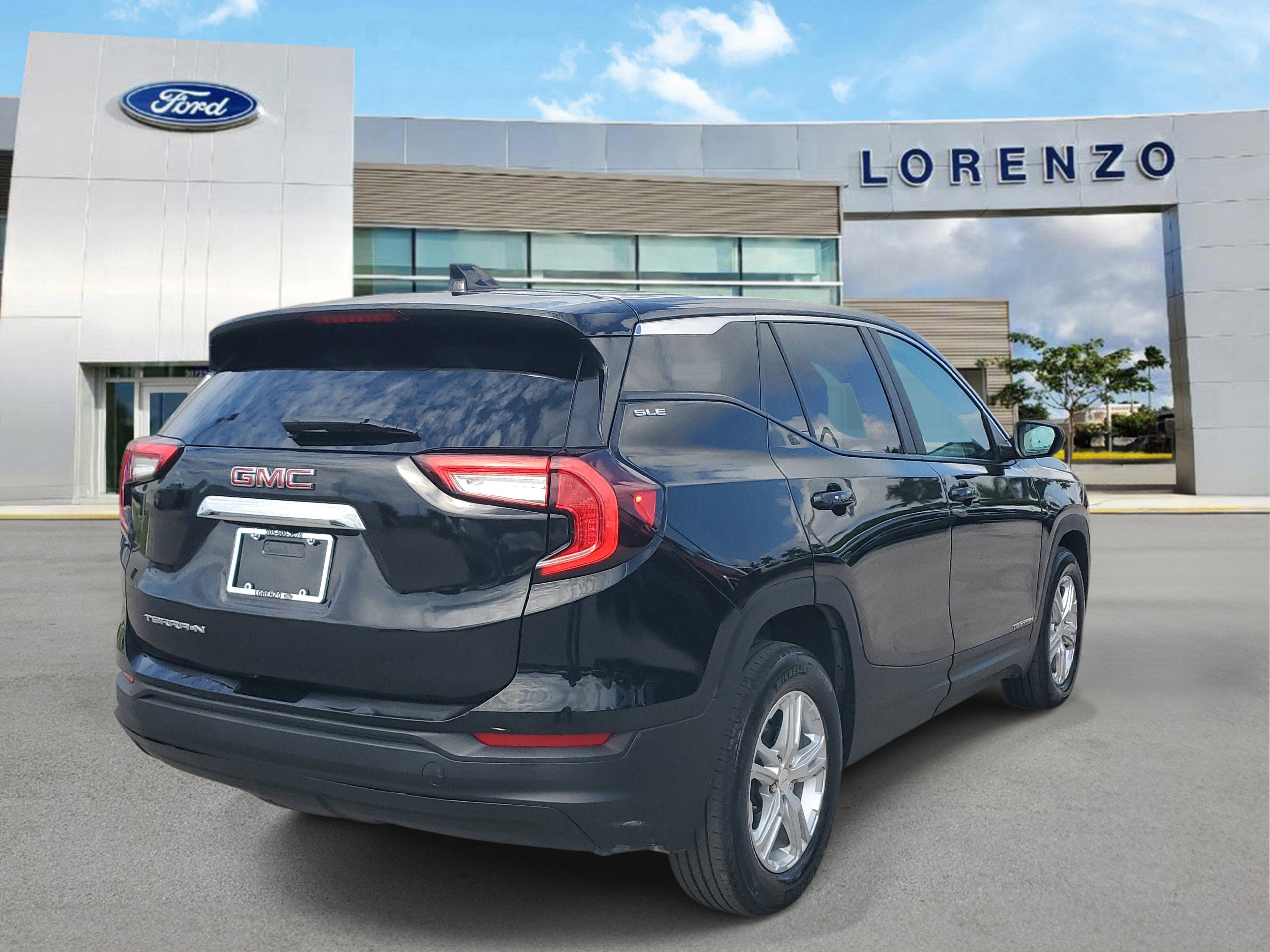 Used 2024 GMC Terrain SLE FWD image 5