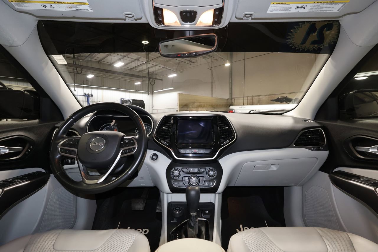 Used 2021 Jeep Cherokee Limited w/ Elite Package AWD/4WD image 29