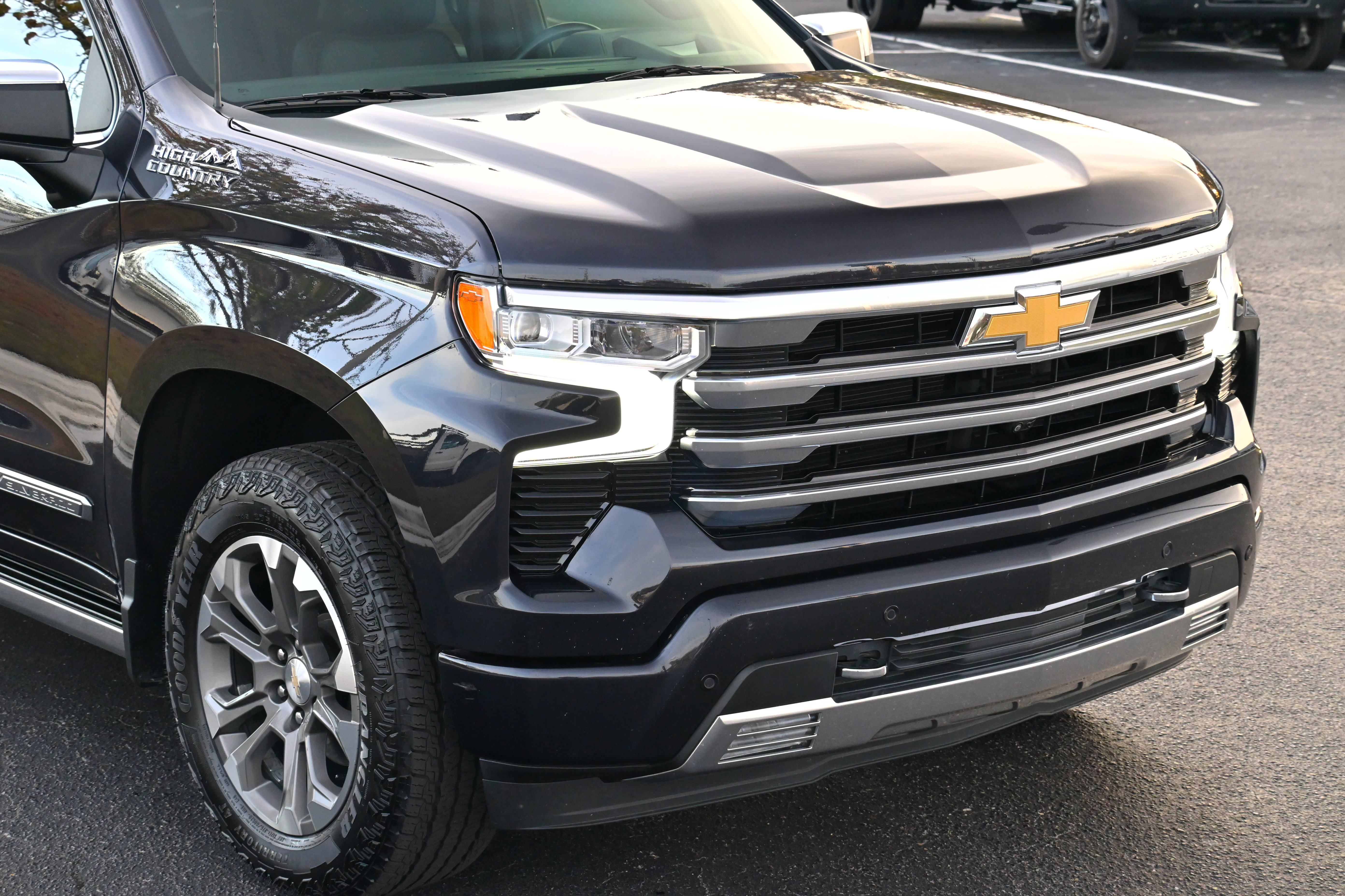 Used 2023 Chevrolet Silverado 1500 High Country w/ Technology Package image 29