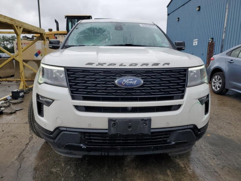 Used 2019 Ford Explorer Sport w/ Equipment Group 401A AWD/4WD image 2