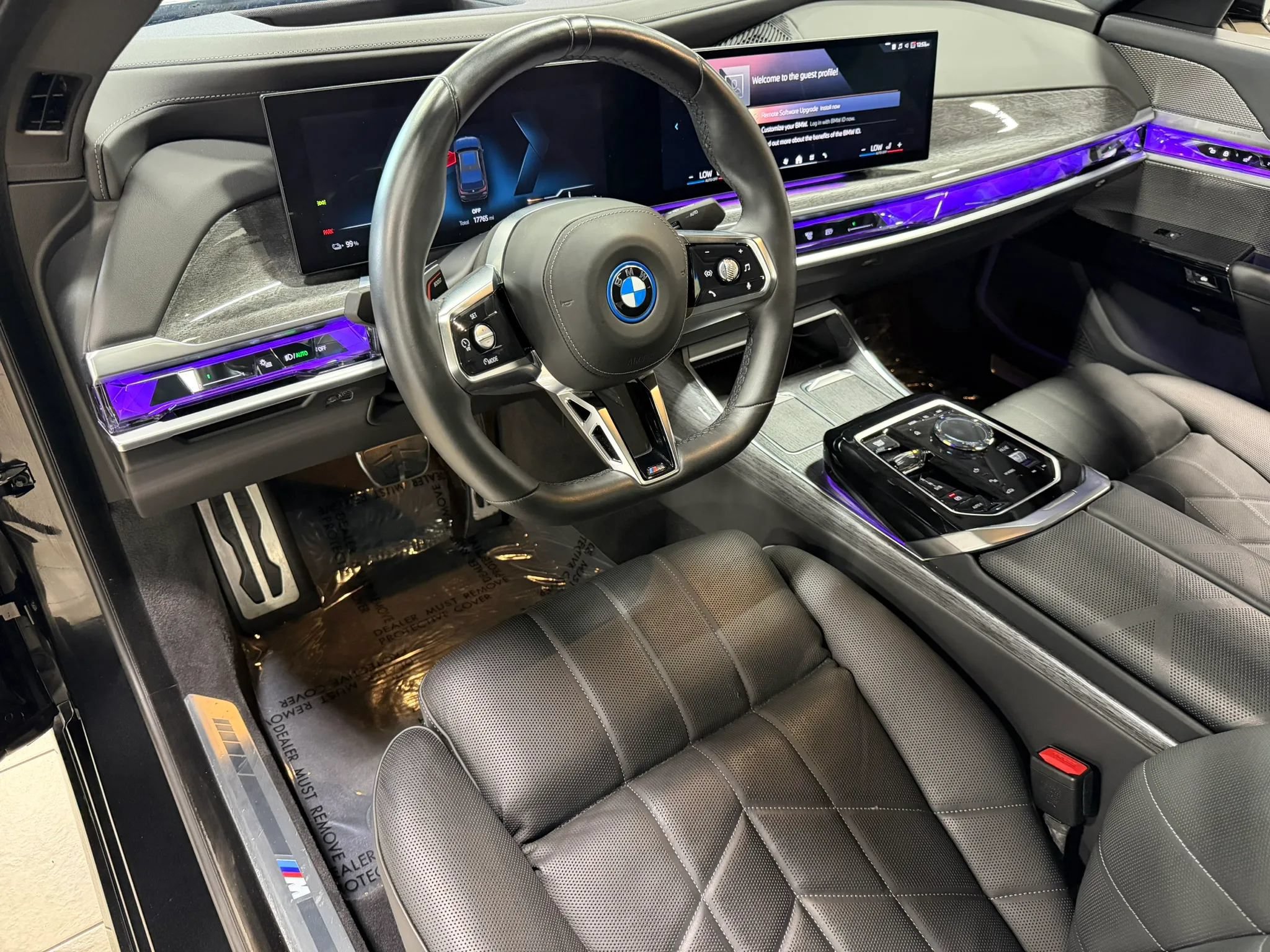 Used 2024 BMW i7 xDrive60 AWD/4WD image 13