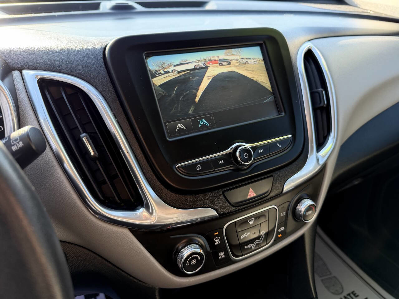 Used 2018 Chevrolet Equinox LS image 14