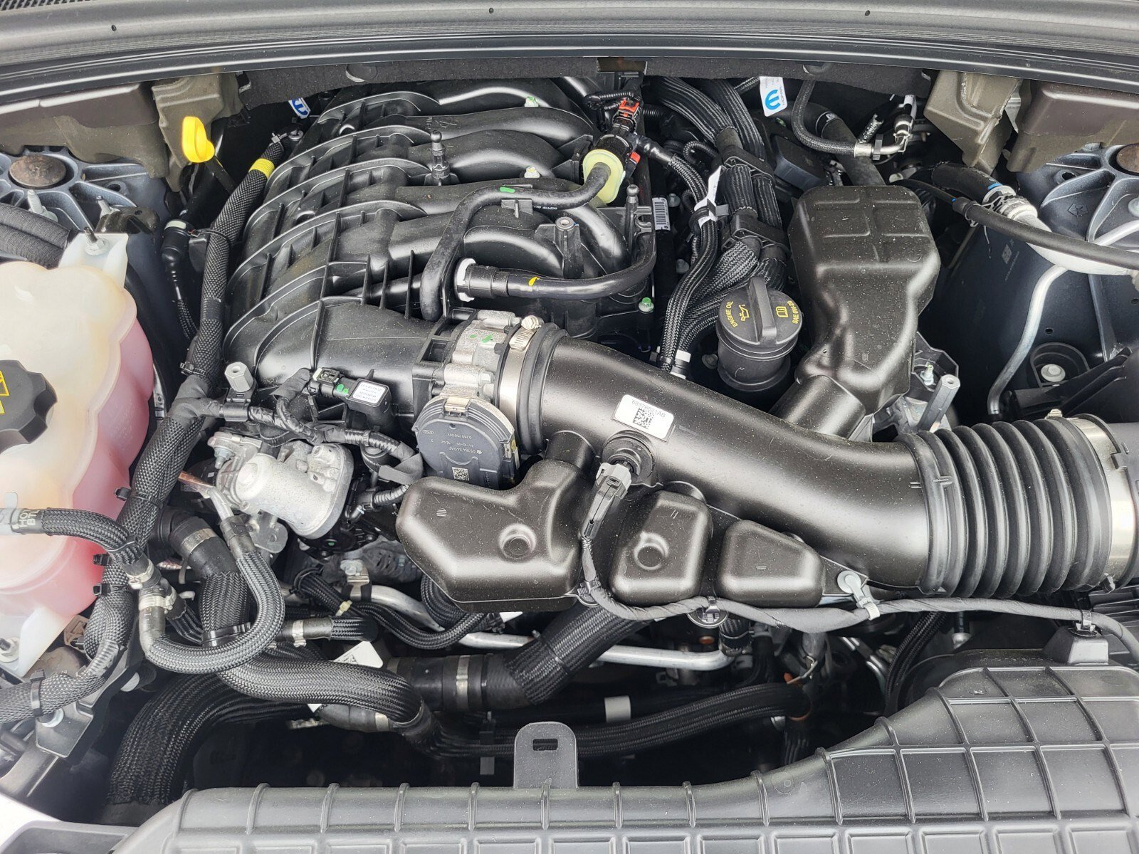 Used 2025 Jeep Grand Cherokee L Laredo w/ Luxury Tech Group I image 32