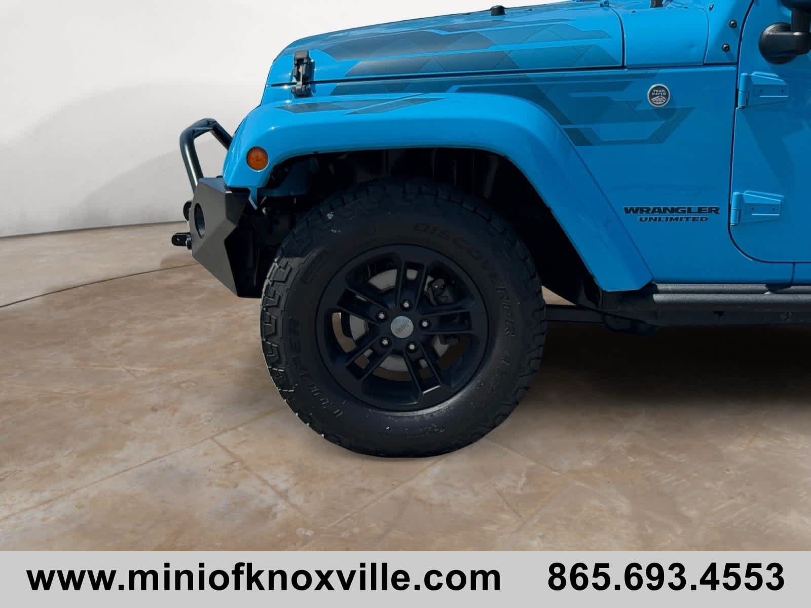 Used 2017 Jeep Wrangler Unlimited Sahara AWD/4WD image 9