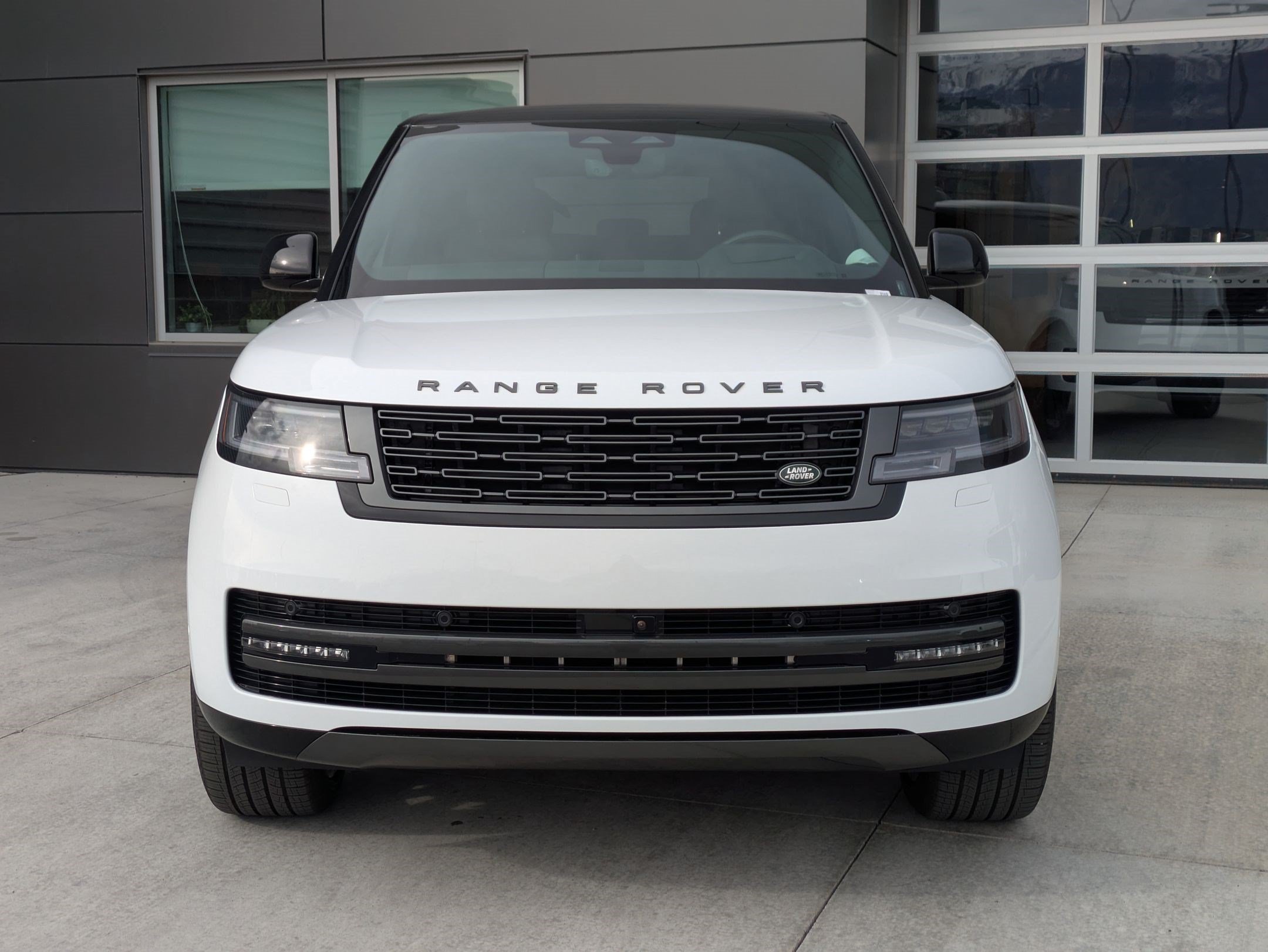 New 2026 Land Rover Range Rover SE AWD/4WD image 2