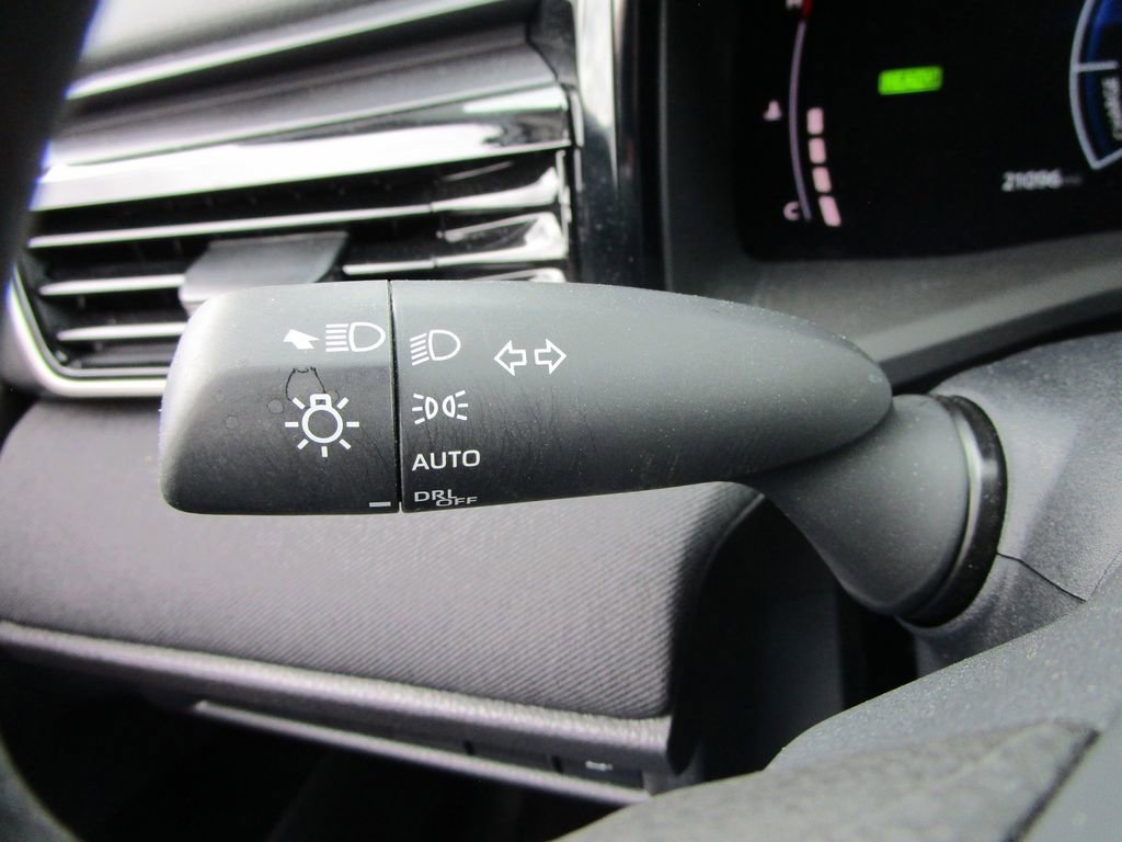 Used 2025 Toyota Camry LE image 36