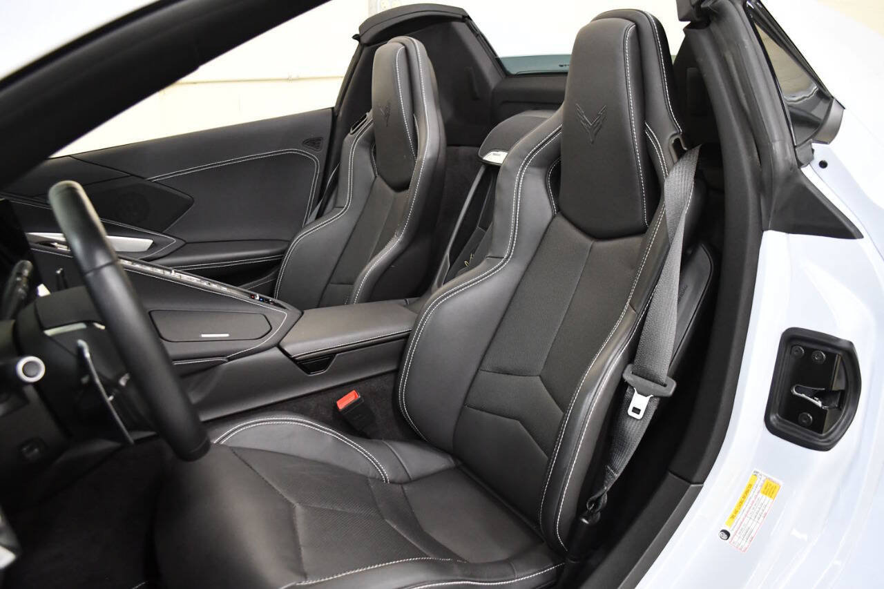Used 2024 Chevrolet Corvette Stingray Convertible w/ Z51 Performance Package RWD image 9
