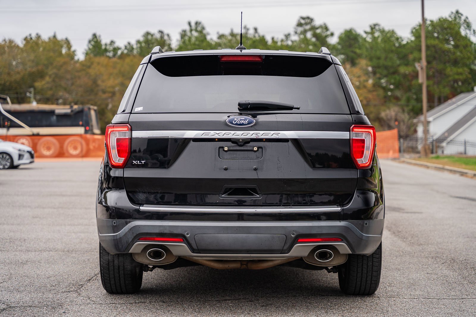 Certified 2018 Ford Explorer XLT w/ Equipment Group 202A image 6