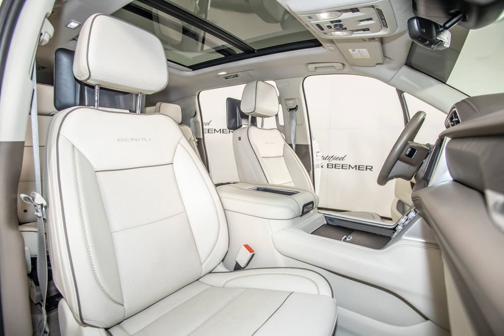 Used 2023 GMC Yukon XL Denali w/ Denali Reserve Package AWD/4WD image 20