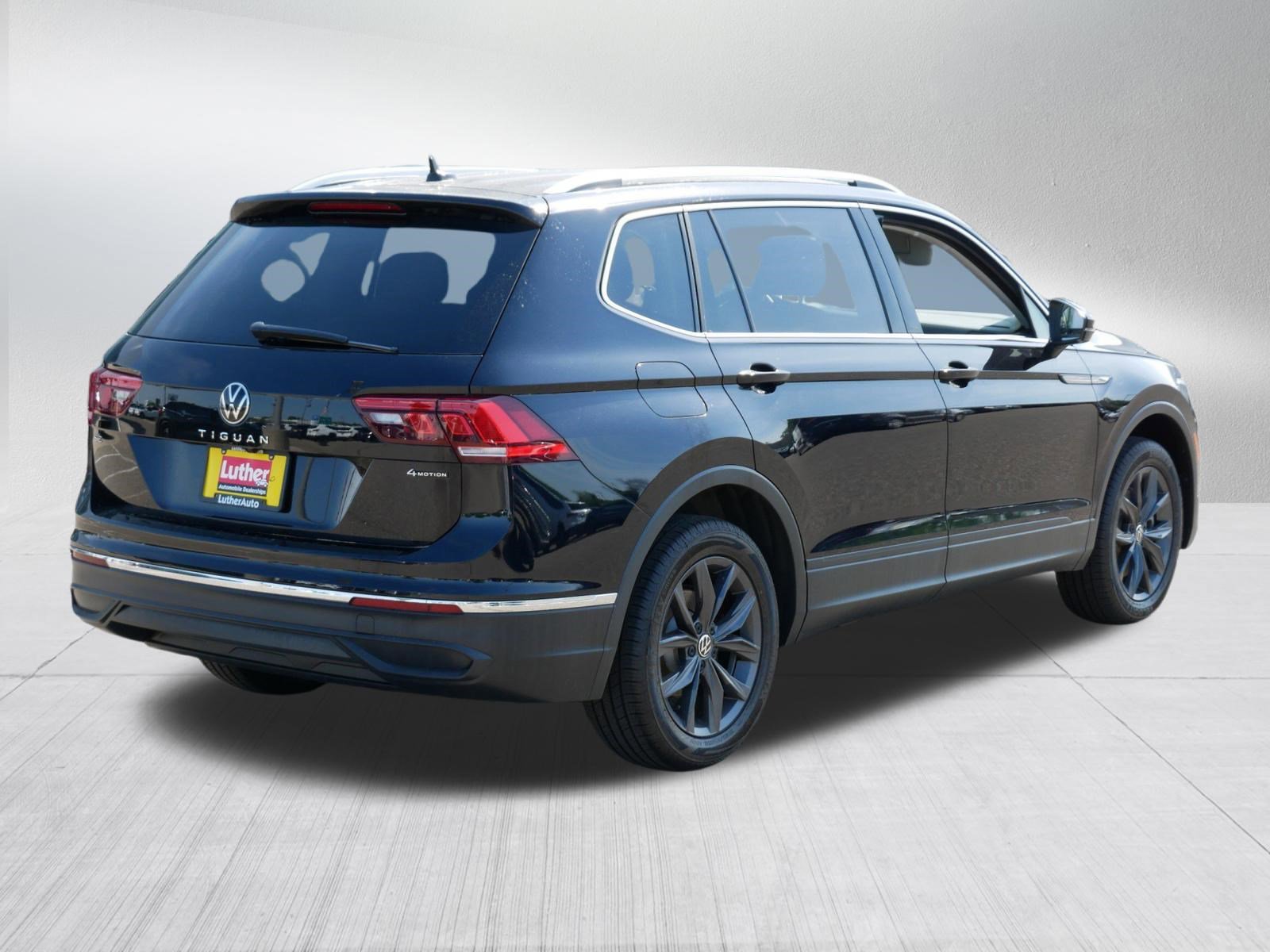 Used 2022 Volkswagen Tiguan SE AWD/4WD image 7