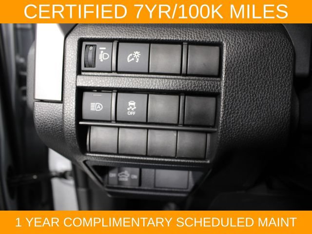 Used 2025 Toyota Tacoma SR5 AWD/4WD image 17