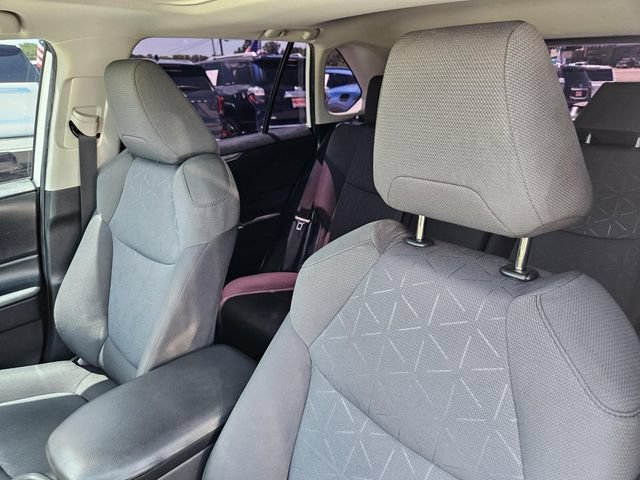Used 2019 Toyota RAV4 XLE w/ Convenience Package FWD image 20