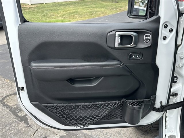 Used 2020 Jeep Gladiator Overland w/ Trailer Tow Package image 31