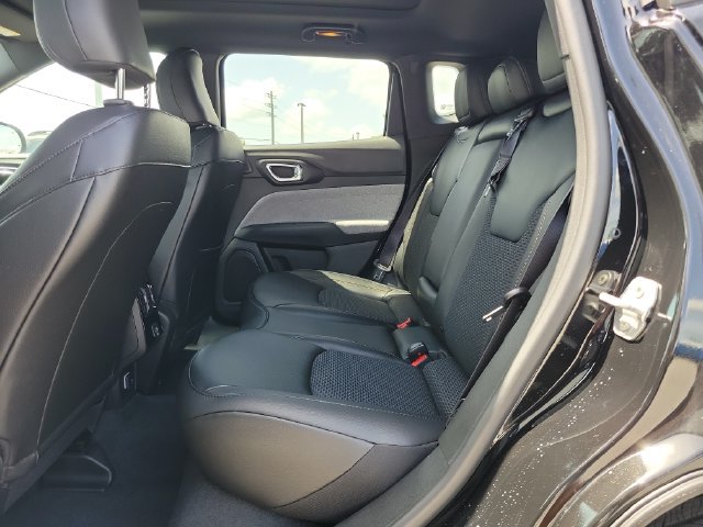 New 2026 Jeep Compass Latitude AWD/4WD image 8