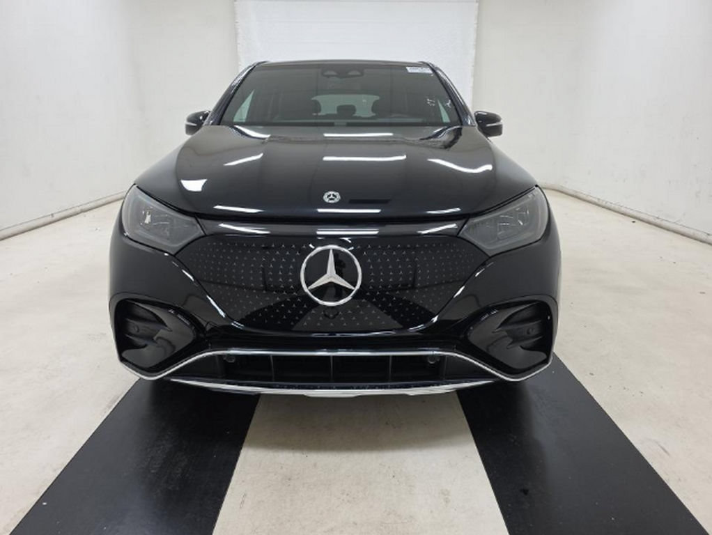 Used 2023 Mercedes-Benz EQE 500 4MATIC SUV w/ Exclusive Trim Package image 2