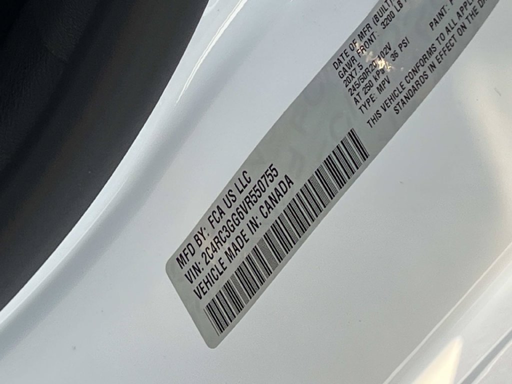 New 2027 Chrysler Pacifica Limited AWD/4WD image 20