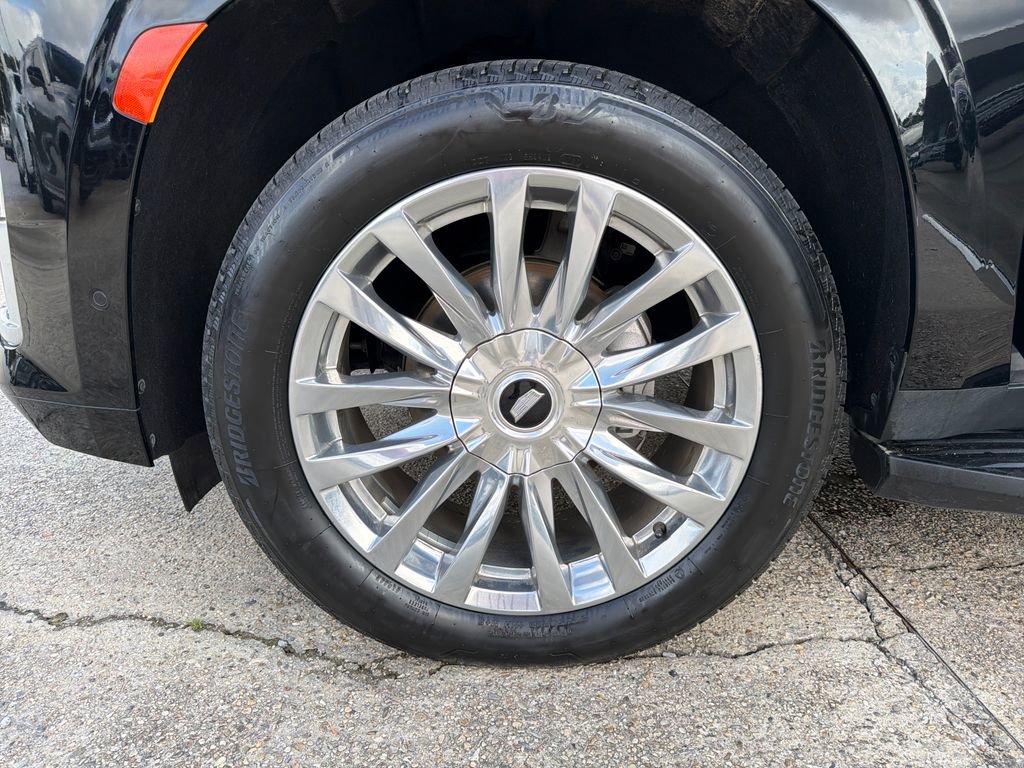 Certified 2023 Cadillac Escalade ESV Premium Luxury w/ LPO, Floor Liner Package AWD/4WD image 29