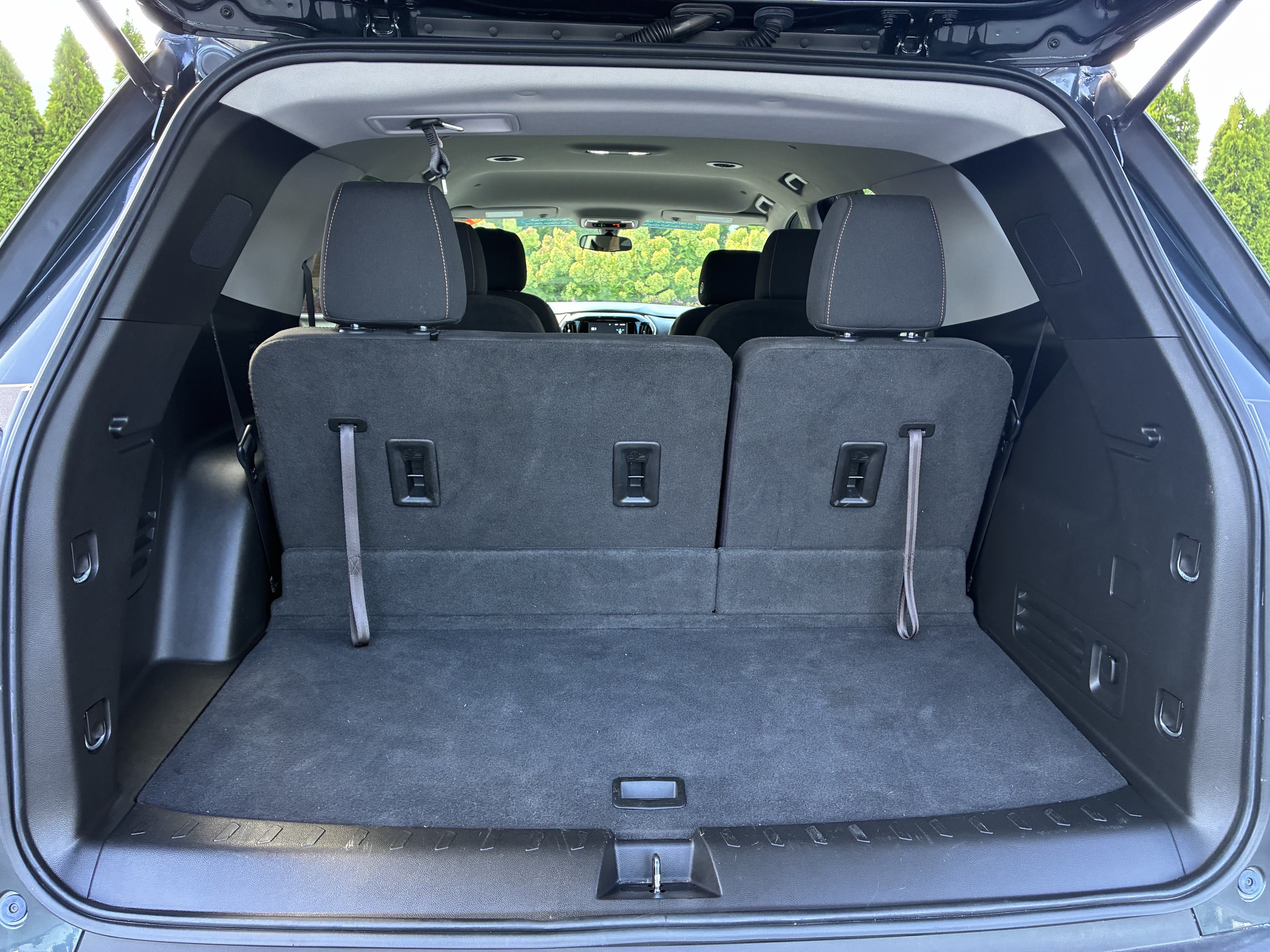 Used 2019 Chevrolet Traverse LT FWD image 13