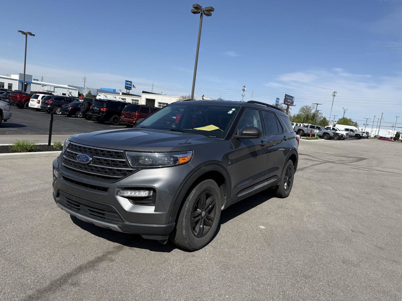 Used 2022 Ford Explorer XLT w/ Equipment Group 202A AWD/4WD image 7
