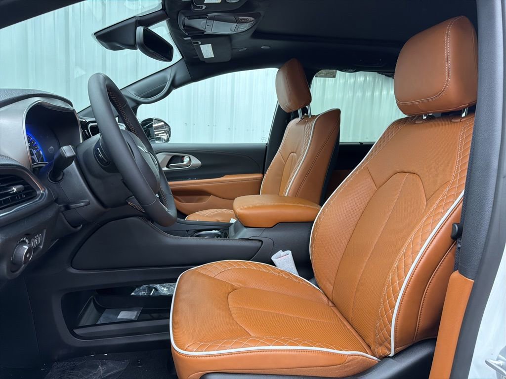 New 2026 Chrysler Pacifica Pinnacle image 16