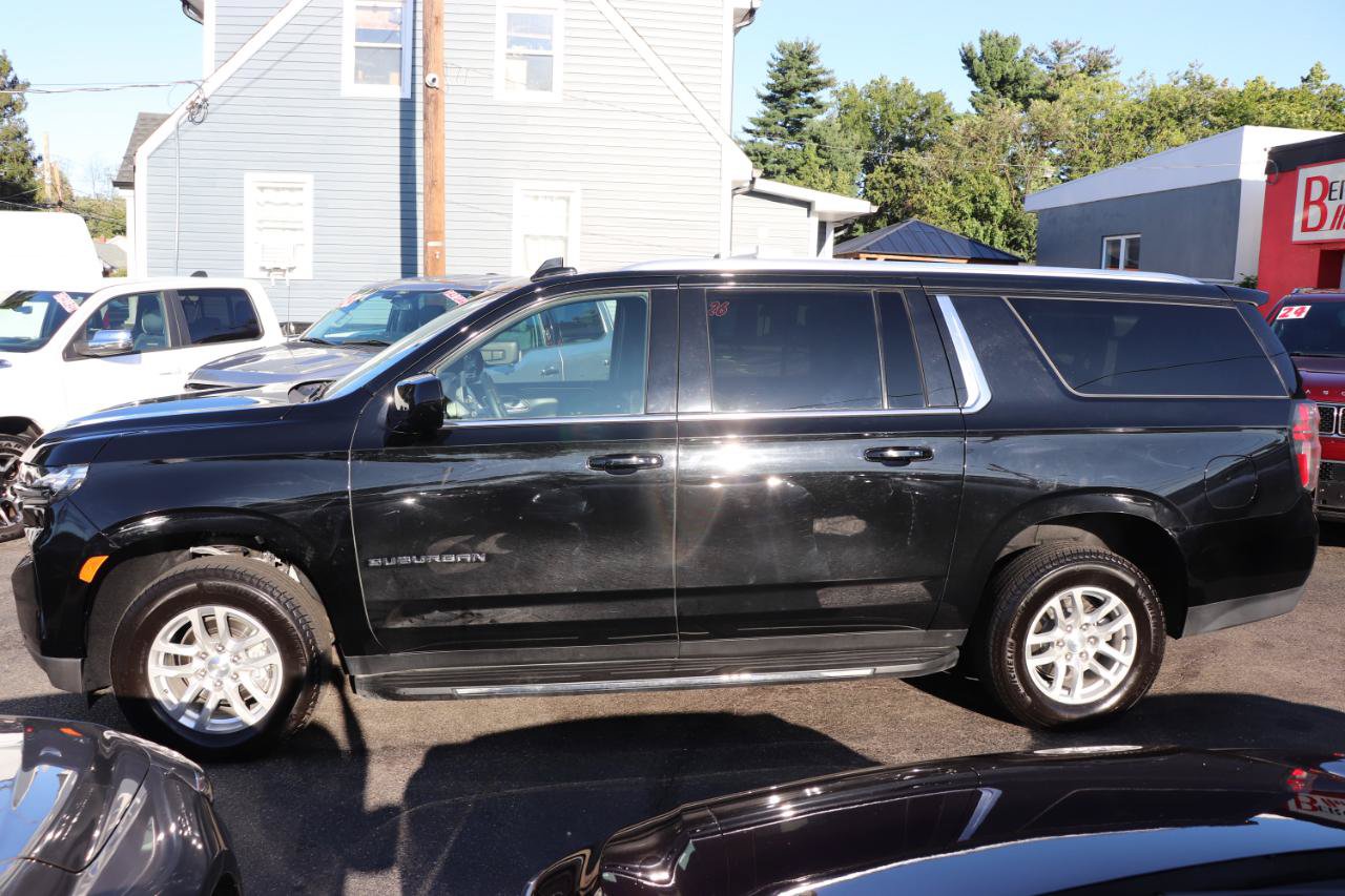 Used 2023 Chevrolet Suburban LT AWD/4WD image 2