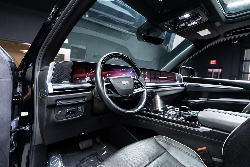 Used 2025 Cadillac Escalade ESV Premium Luxury RWD image 24