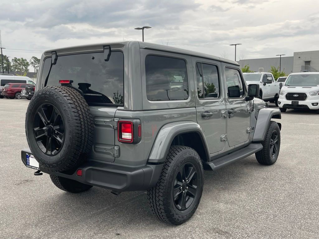 Used 2022 Jeep Wrangler Unlimited Sahara AWD/4WD image 18