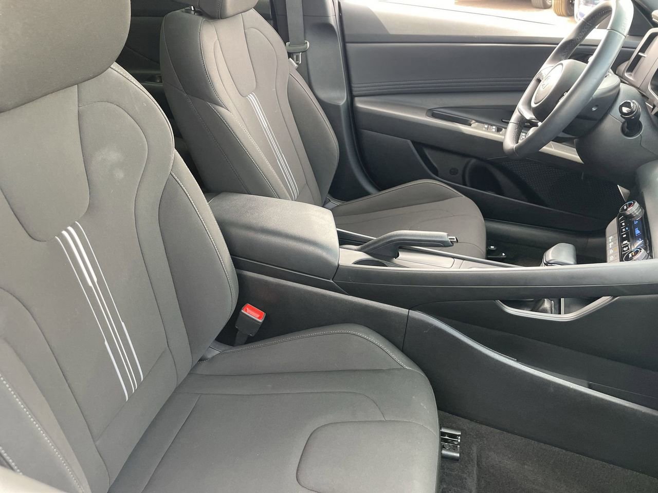 Certified 2025 Hyundai Elantra Sport image 10