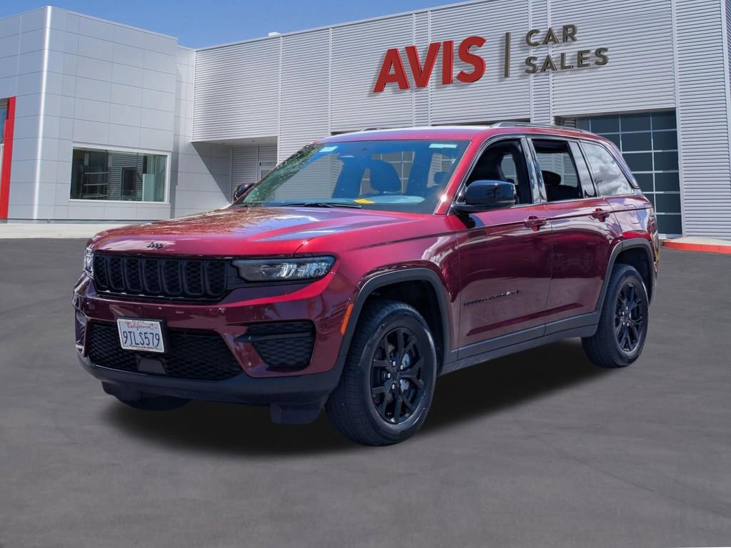 Used 2025 Jeep Grand Cherokee Altitude AWD/4WD image 1