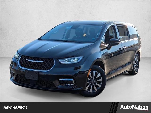 Used 2023 Chrysler Pacifica Touring-L