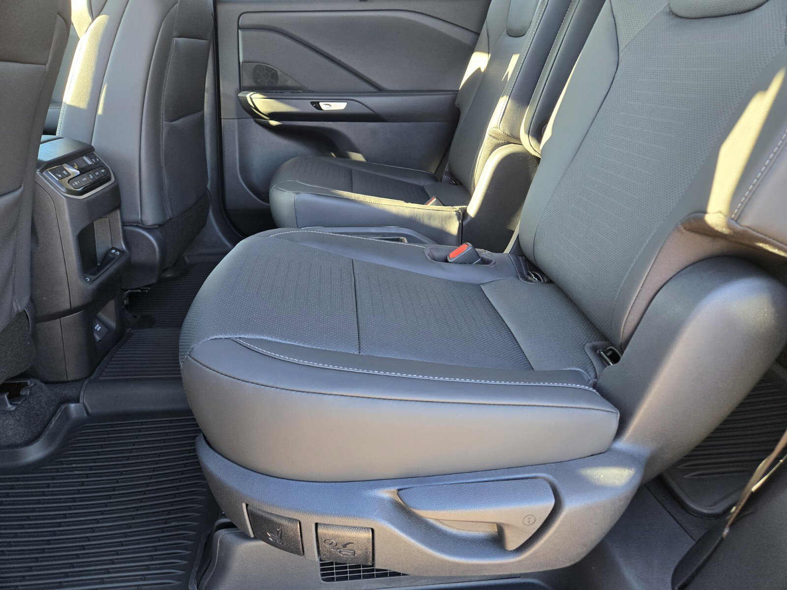 New 2026 Lexus TX 500h AWD image 7