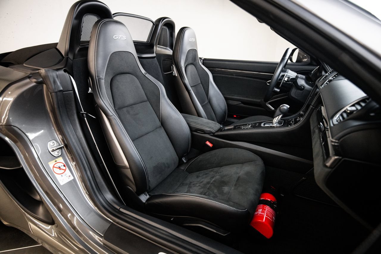 Certified 2025 Porsche 718 Boxster GTS RWD image 28