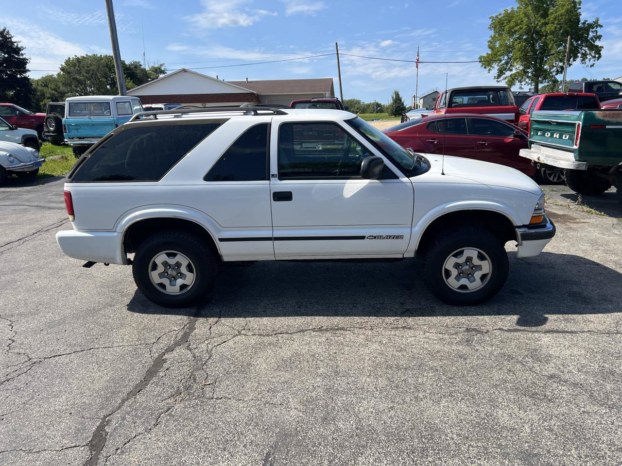 Used 2000 Chevrolet Blazer LS AWD/4WD image 4