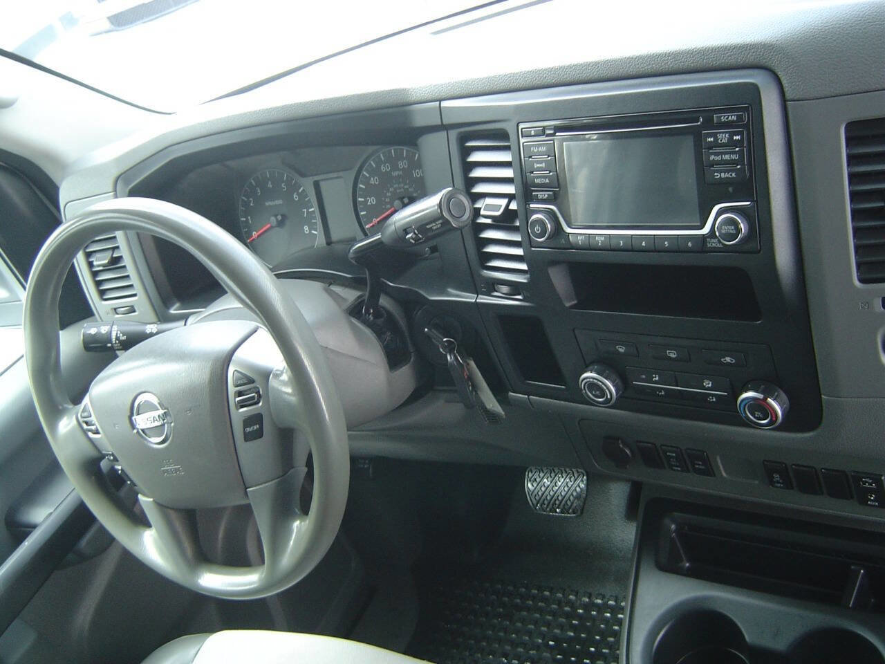 Used 2018 Nissan NV 2500 SV image 11