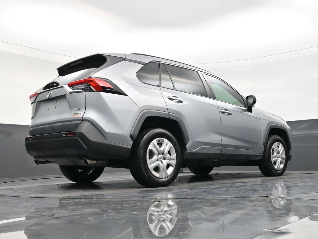 Used 2020 Toyota RAV4 LE FWD image 24