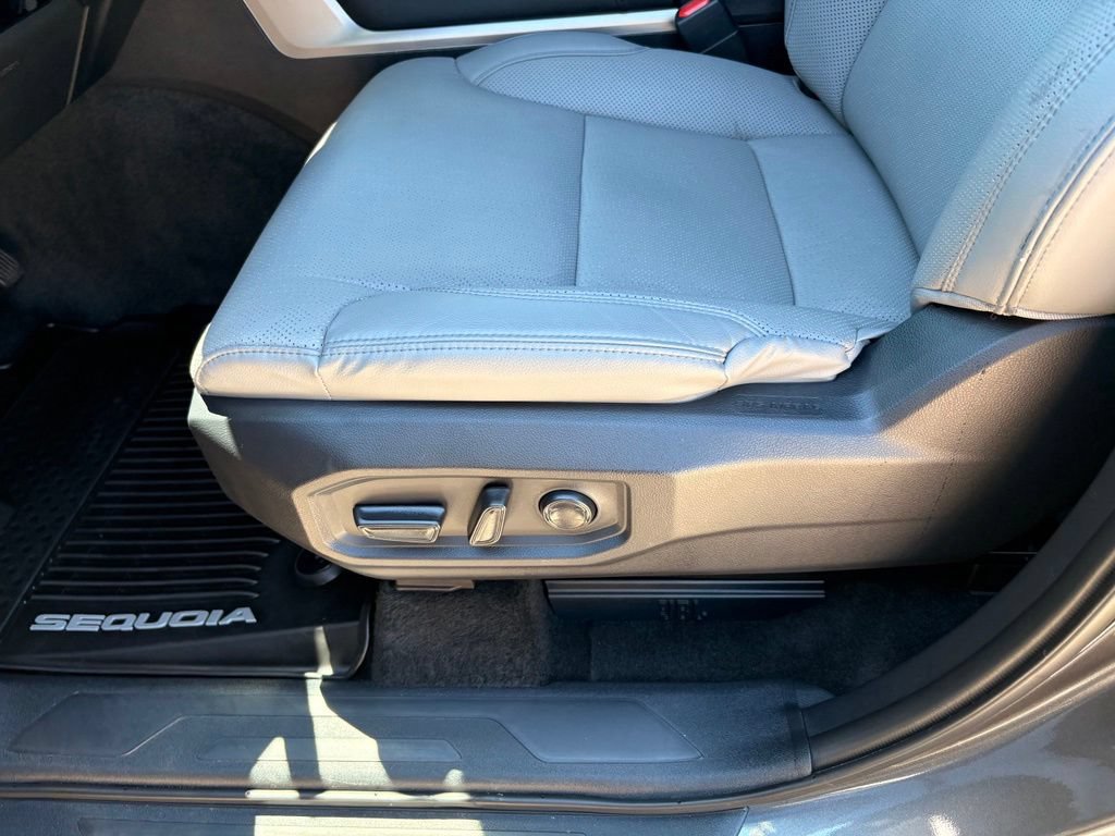 Used 2025 Toyota Sequoia Limited AWD/4WD image 26