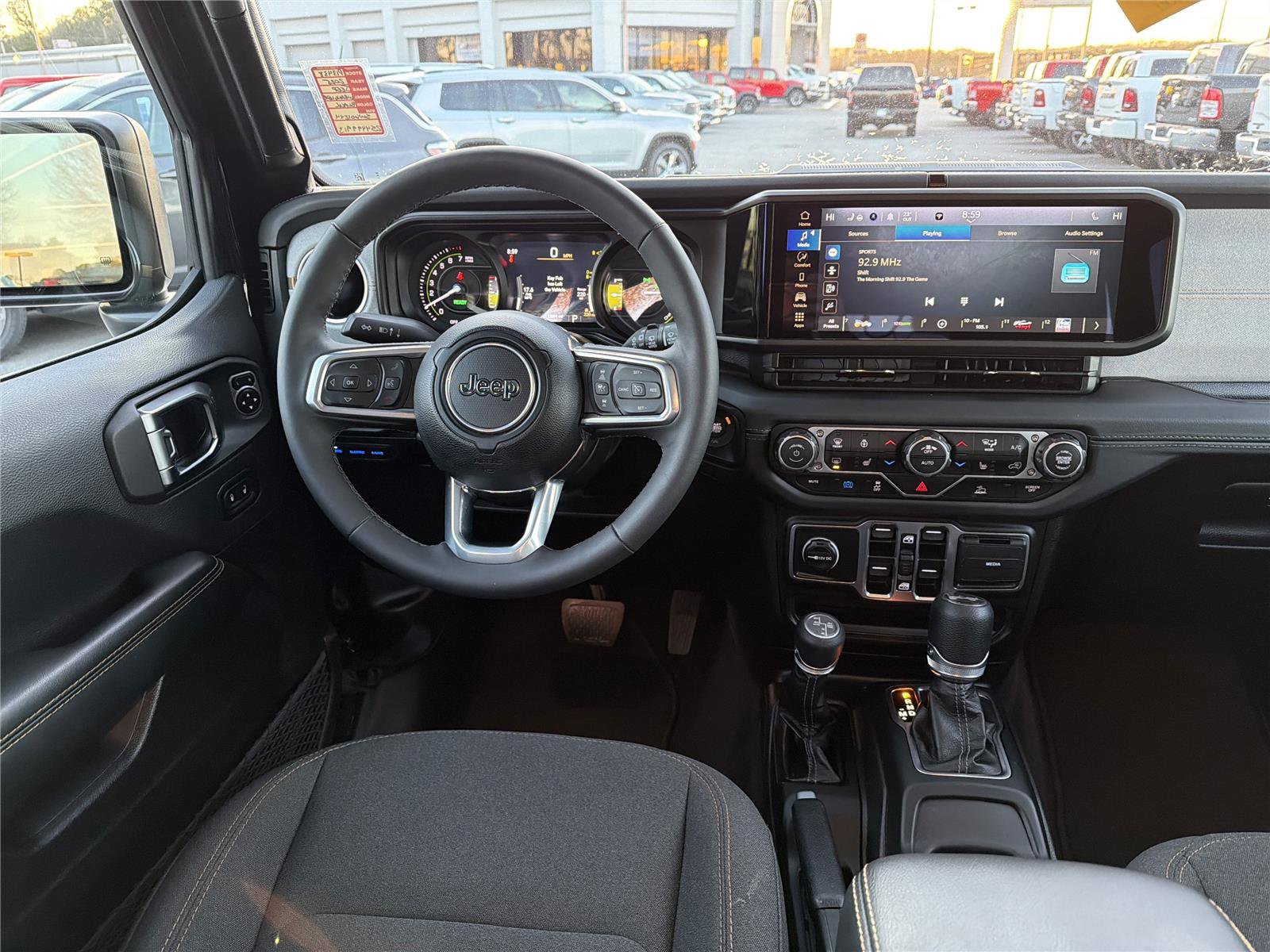 Used 2025 Jeep Wrangler Sahara image 23