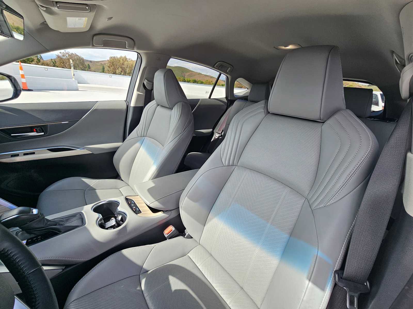 Used 2024 Toyota Venza Limited AWD/4WD image 21