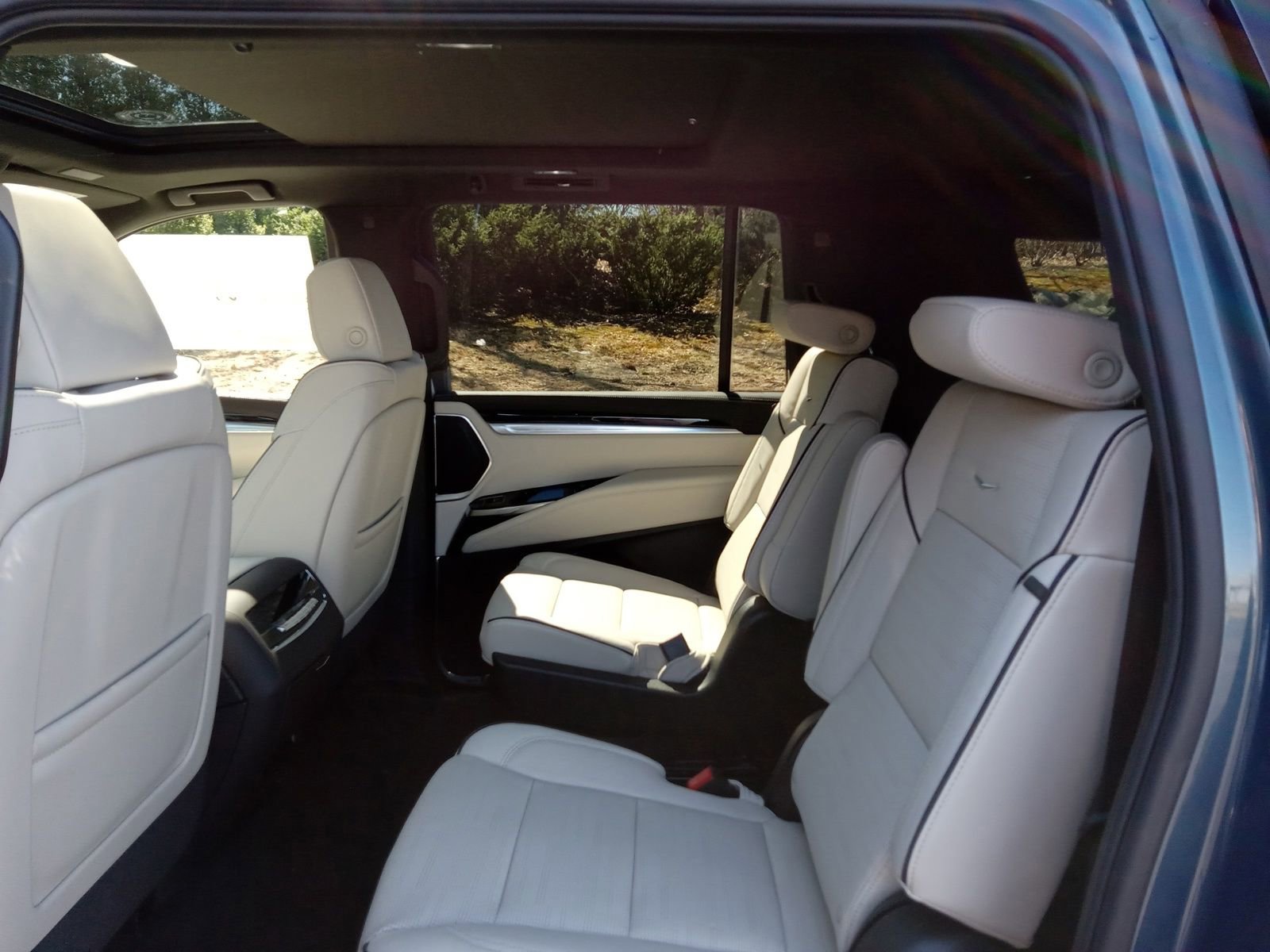 New 2026 Cadillac Escalade ESV Sport image 26