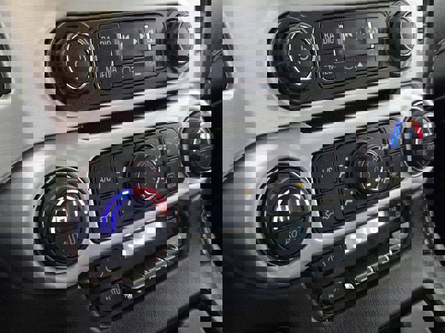 Used 2015 GMC Yukon XL SLT w/ Open Road Package image 26