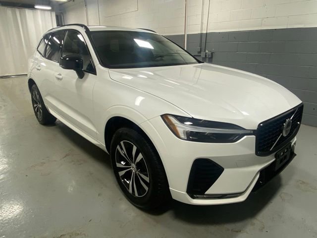 Certified 2025 Volvo XC60 B5 Core image 4