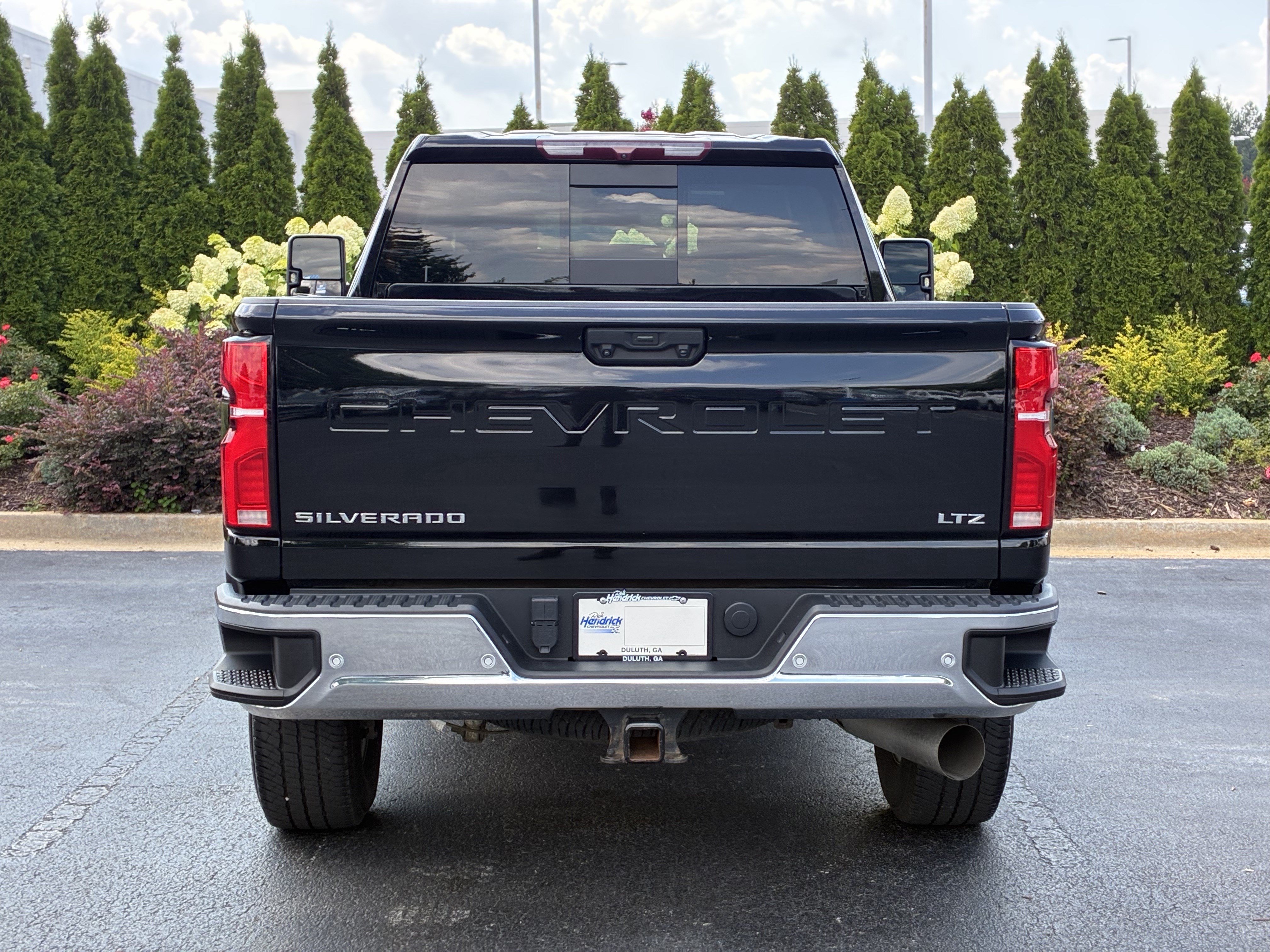 Used 2024 Chevrolet Silverado 2500 LTZ w/ LTZ Convenience Package AWD/4WD image 9